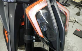 KTM 1290 SUPER DUKE R 2020 V3940