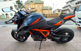 KTM 1290 SUPER DUKE R 2021 V3940