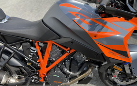 KTM 1290 SUPER DUKE GT 2024 V6940