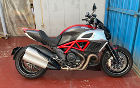 DUCATI DIAVEL Carbon 2011 G100A