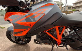 KTM 1290 SUPER DUKE GT 2023 V6940