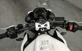 TRIUMPH STREET TRIPLE R HDA60