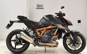 KTM 1290 SUPER DUKE R 2021 V3940