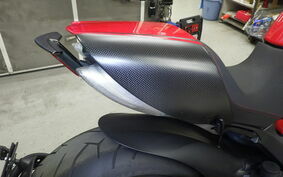 DUCATI DIAVEL Carbon 2011