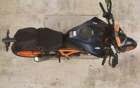 KTM 1290 SUPER DUKE R 2023 V3940