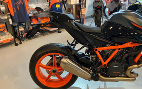 KTM 1290 SUPER DUKE R 2024 V3940