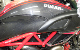 DUCATI DIAVEL Carbon 2011