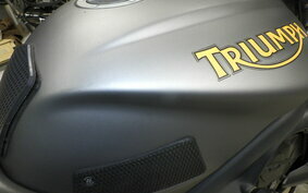 TRIUMPH STREET TRIPLE R 2010