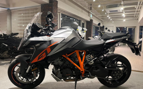 KTM 1290 SUPER DUKE GT 2017 V6940