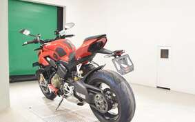 DUCATI STREETFIGHTER V4 S 2021