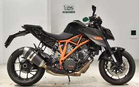 KTM 1290 SUPER DUKE R 2015 V3940