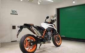 KTM 890 DUKE R 2024