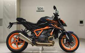 KTM 1290 SUPER DUKE R 2022 V3940