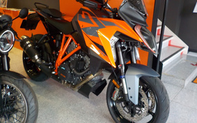 KTM 1290 SUPER DUKE GT 2024 V6940