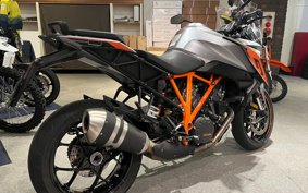 KTM 1290 SUPER DUKE GT 2017 V6940