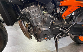 KTM 890 DUKE GP 2023 TU940