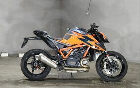 KTM 1290 SUPER DUKE R 2021 V39