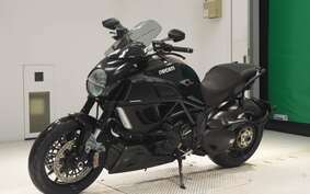 DUCATI DIAVEL 2013