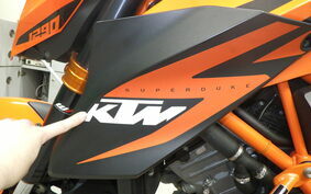 KTM 1290 SUPER DUKE R 2016 V3940