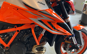 KTM 1290 SUPER DUKE R 2022 V3940