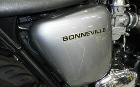 TRIUMPH BONNEVILLE T100 2014