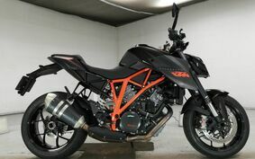 KTM 1290 SUPER DUKE R 2015 V3940