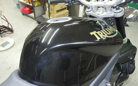 TRIUMPH STREET TRIPLE R 2011