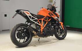 KTM 1290 SUPER DUKE R 2015 V3940