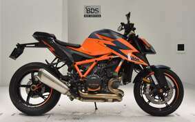 KTM 1290 SUPER DUKE R 2021 V3940