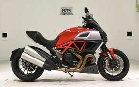 DUCATI DIAVEL 2011