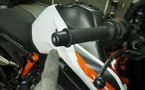 KTM 890 DUKE R 2021 TU940