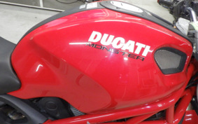 DUCATI MONSTER 696 2008