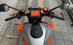 KTM 1290 SUPER DUKE R 2022 V3940