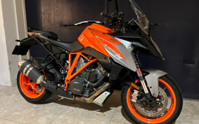 KTM 1290 SUPER DUKE GT 2020 V6940