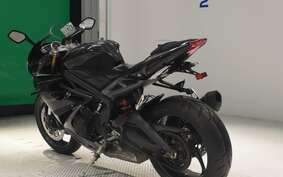 TRIUMPH DAYTONA 675 ABS 2015