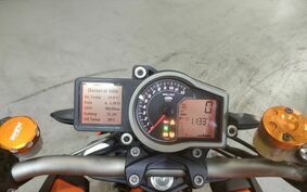 KTM 1290 SUPER DUKE R 2015 V3940