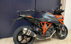 KTM 1290 SUPER DUKE GT 2024 V6940