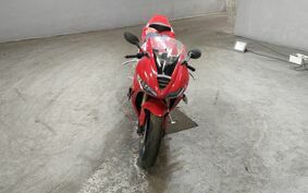 TRIUMPH DAYTONA 675 2011 MD1066