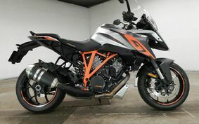 KTM 1290 SUPER DUKE GT 2016 V6940