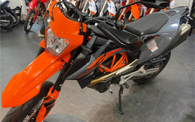 KTM 690 SMC R 2023 LSV40