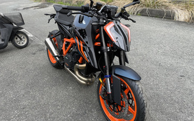 KTM 1290 SUPER DUKE R 2024 V3940