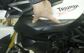 TRIUMPH TIGER 800 2015 RE15B8