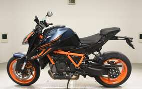 KTM 1290 SUPER DUKE R 2022 V3940