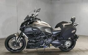 DUCATI DIAVEL STRADA 2013 G102JB