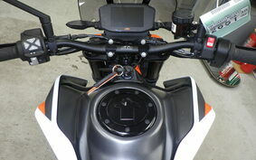 KTM 890 DUKE R 2022