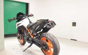 KTM 890 DUKE R 2021