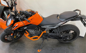 KTM 790 DUKE 2023 TU740