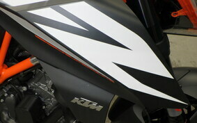 KTM 1290 SUPER DUKE R 2020 V3940