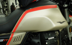 MOTO GUZZI V85 TT 2021