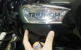 TRIUMPH BONNEVILLE T100 2018 AD70GD